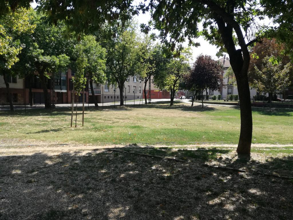 Dudi Apartman Szeged Exterior foto